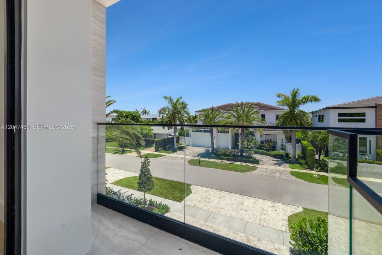 1051 NE 2nd Ter , Boca Raton, FL 33432 Photo