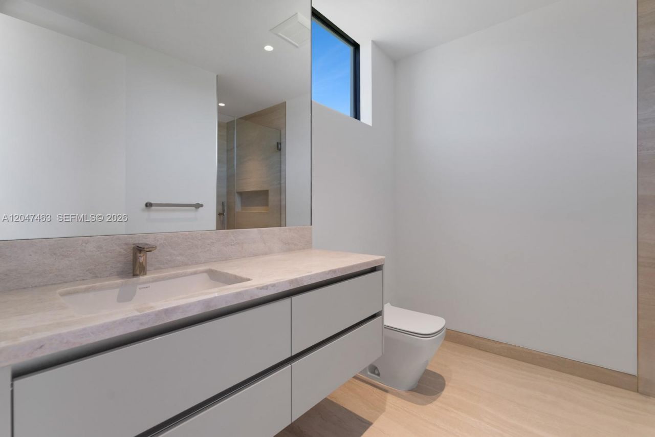 1051 NE 2nd Ter , Boca Raton, FL 33432 Photo