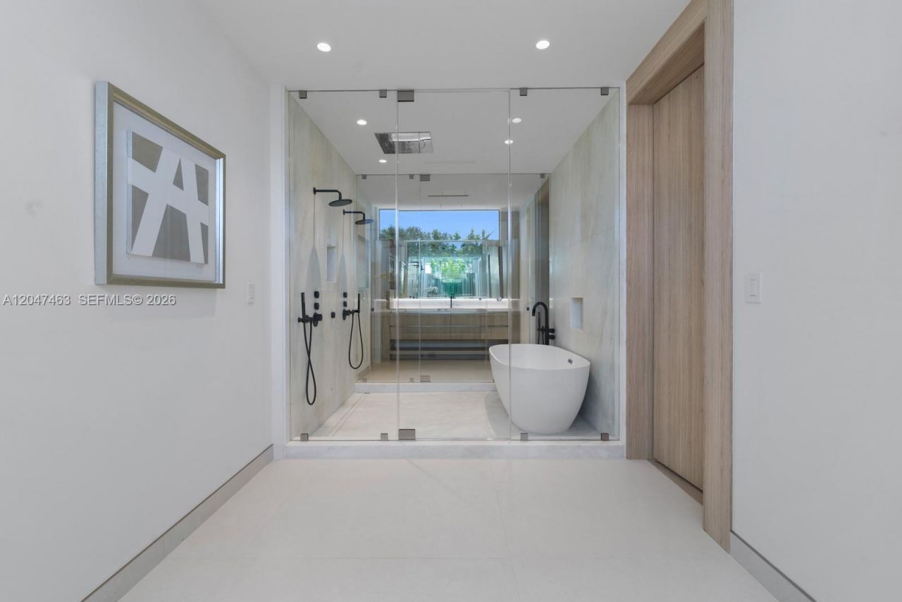 1051 NE 2nd Ter , Boca Raton, FL 33432 Photo