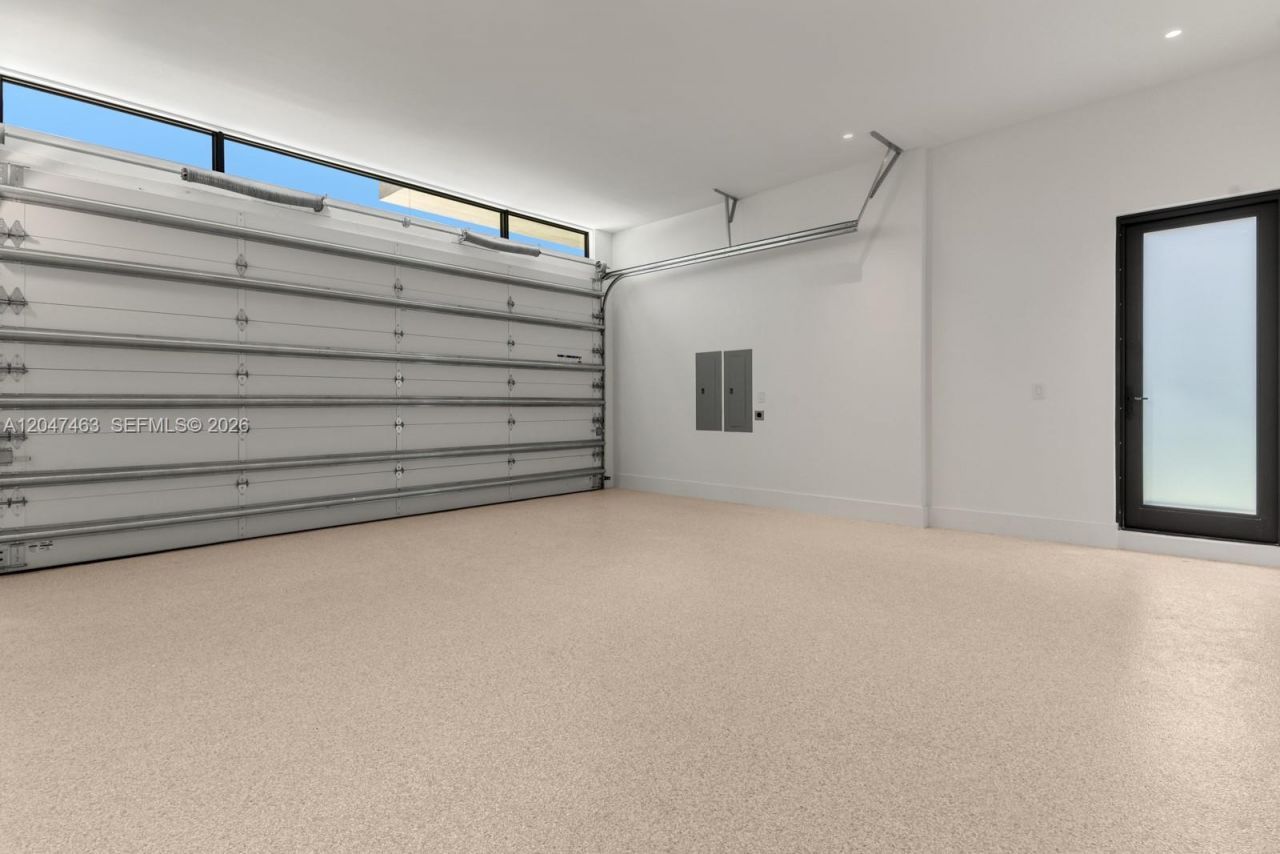 1051 NE 2nd Ter , Boca Raton, FL 33432 Photo