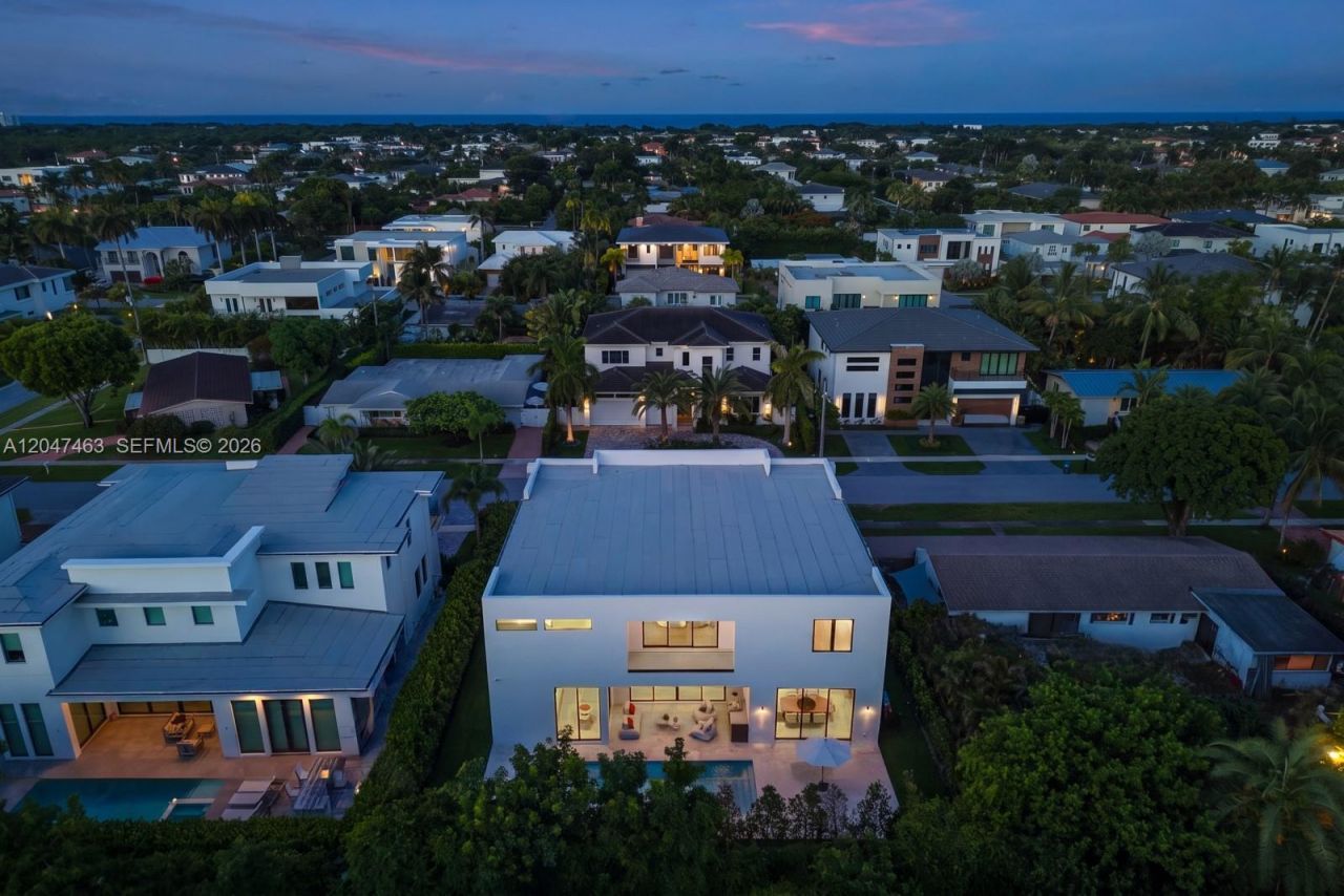 1051 NE 2nd Ter , Boca Raton, FL 33432 Photo