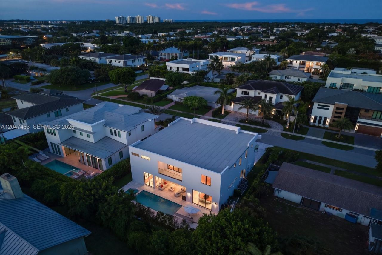 1051 NE 2nd Ter , Boca Raton, FL 33432 Photo