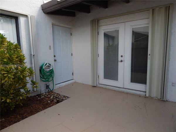 6959 SW 110th Ct , Miami, FL 33173
