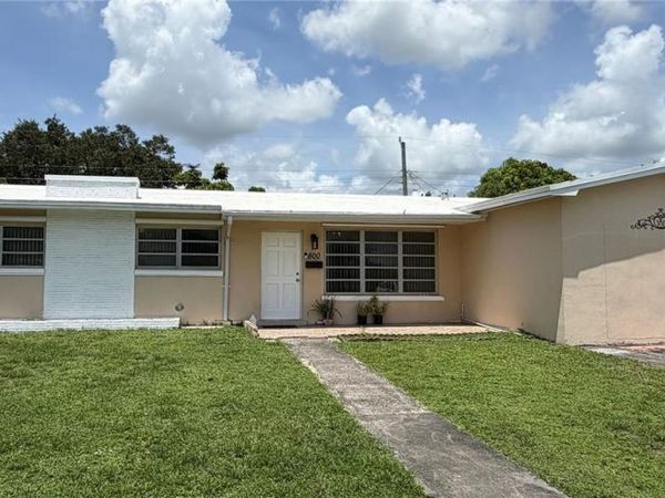 800 NW 76th Ave, Pembroke Pines, FL 33024