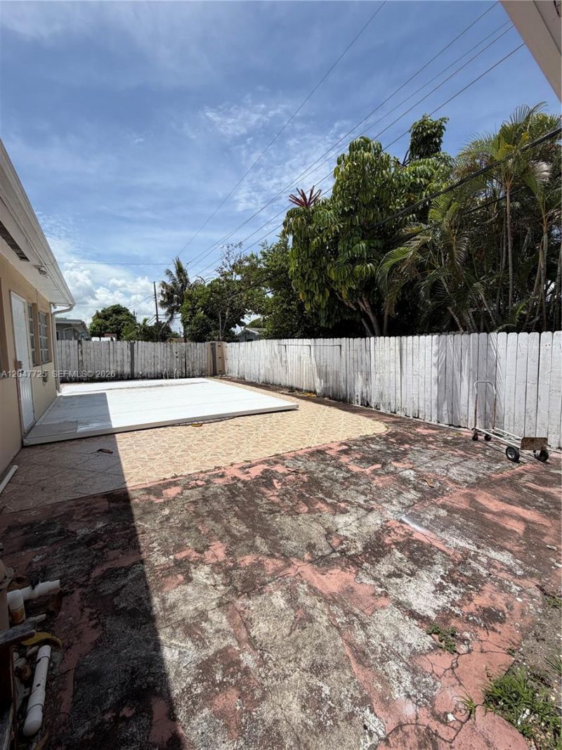 800 NW 76th Ave, Pembroke Pines, FL 33024 Photo