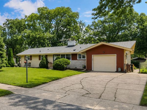 443 Glendale Road, Roselle, IL 60172