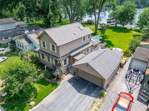 3315 S Riverdale Road , McHenry, IL 60051