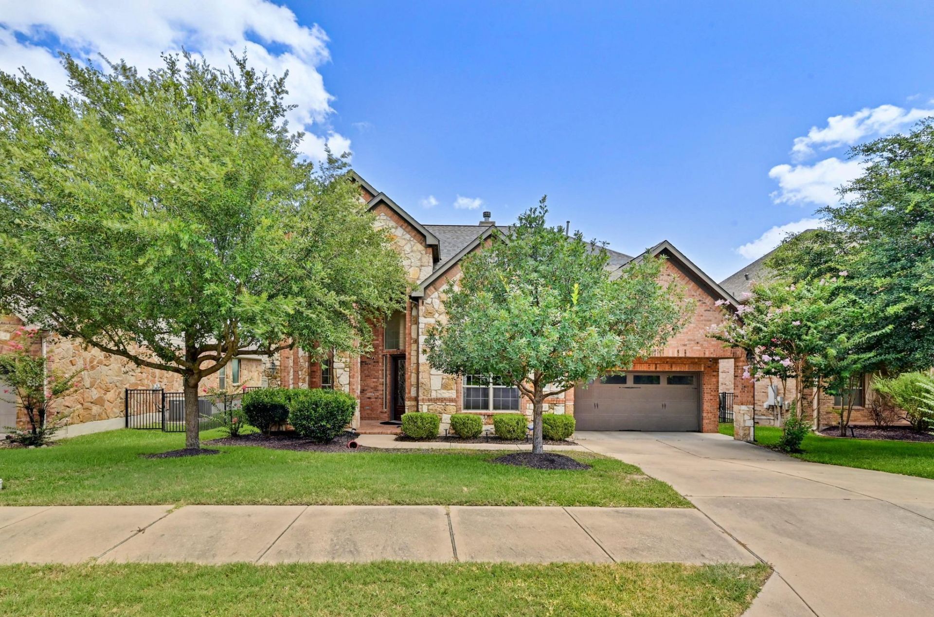 4303 Woodledge Pl, Round Rock, TX 78665 Main Photo