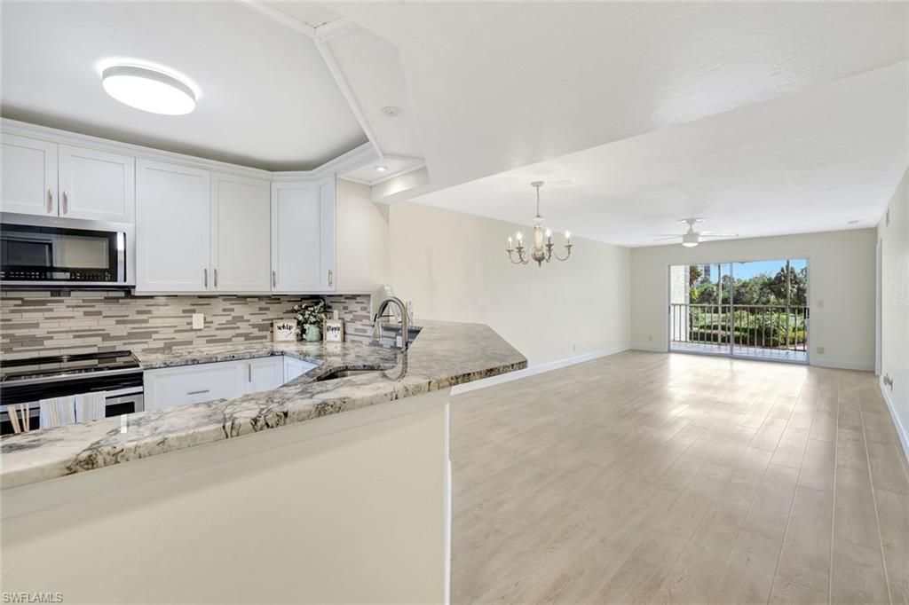 340 Horse Creek Dr , Unit 207, Naples, FL 34110 Photo