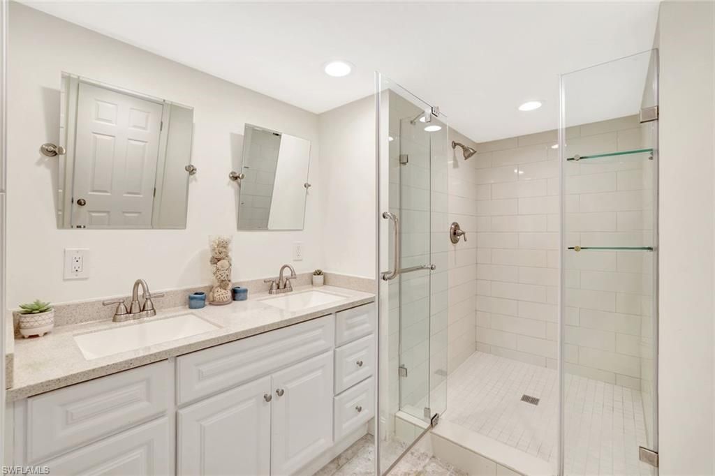 340 Horse Creek Dr , Unit 207, Naples, FL 34110 Photo