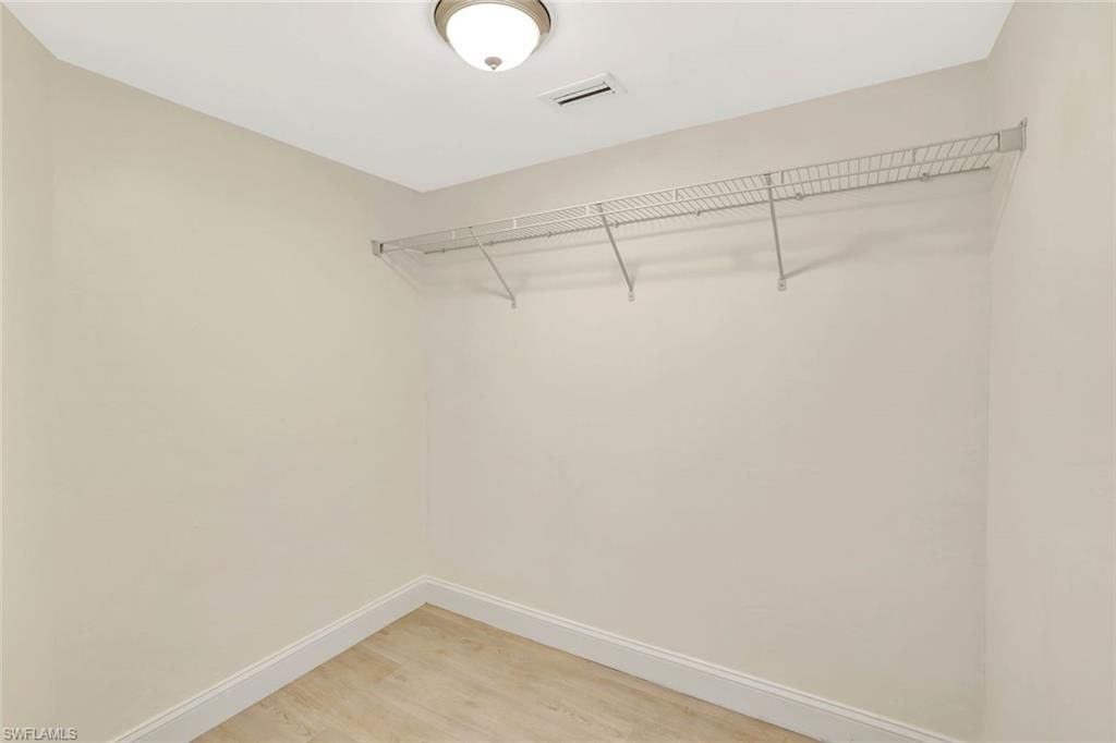 340 Horse Creek Dr , Unit 207, Naples, FL 34110 Photo