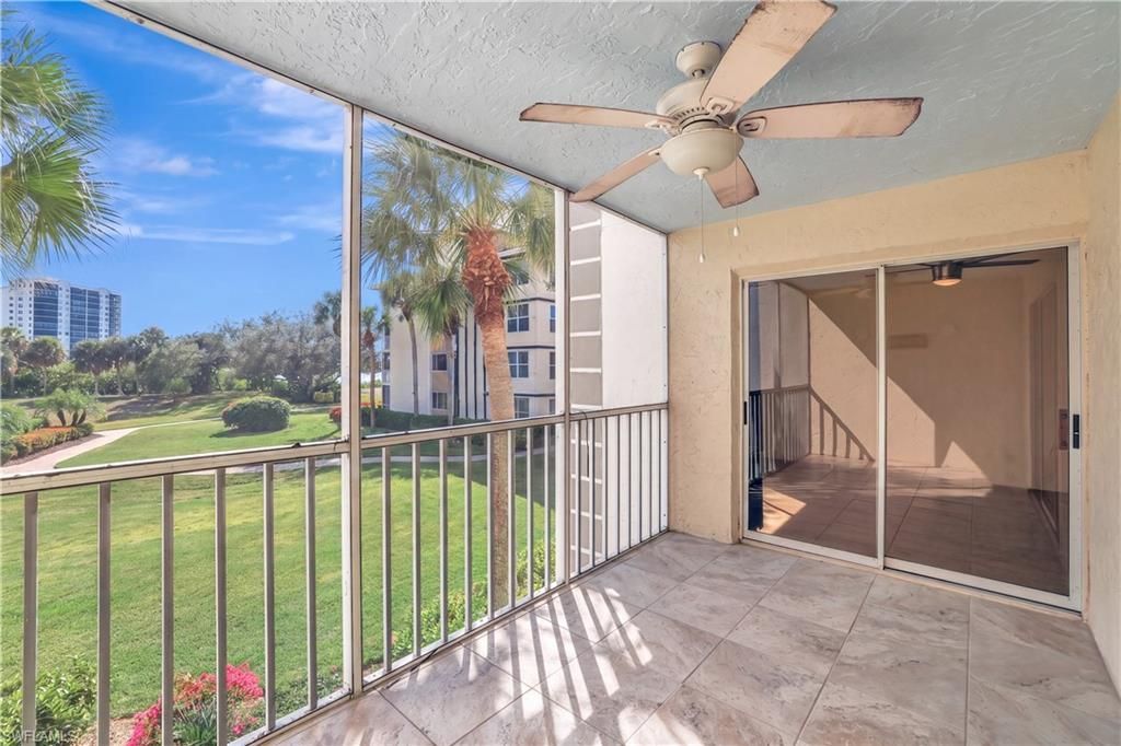 340 Horse Creek Dr , Unit 207, Naples, FL 34110 Photo
