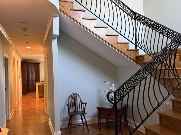 34 Whitehall , Bristol, TN 37620