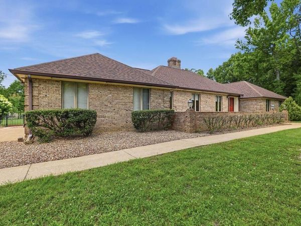 9031 Brow Lake Road, Soddy Daisy, TN 37379