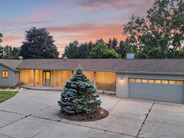 W2179 Shamrock Dr, Sheboygan Falls, WI 53083