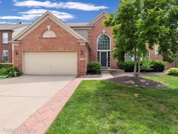 33780 Stonecrest Drive, Sterling Heights, Mi 48312