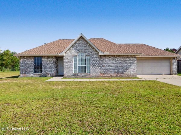 2313 Paula Circle, Ocean Springs, MS 39564