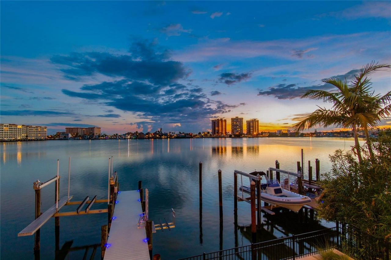 17715 Wall Circle, Redington Shores, FL 33708 Photo