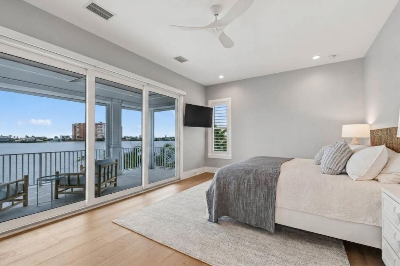 17715 Wall Circle, Redington Shores, FL 33708 Photo