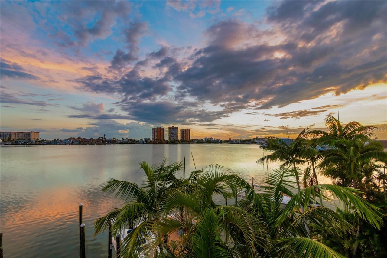 17715 Wall Circle, Redington Shores, FL 33708 Photo