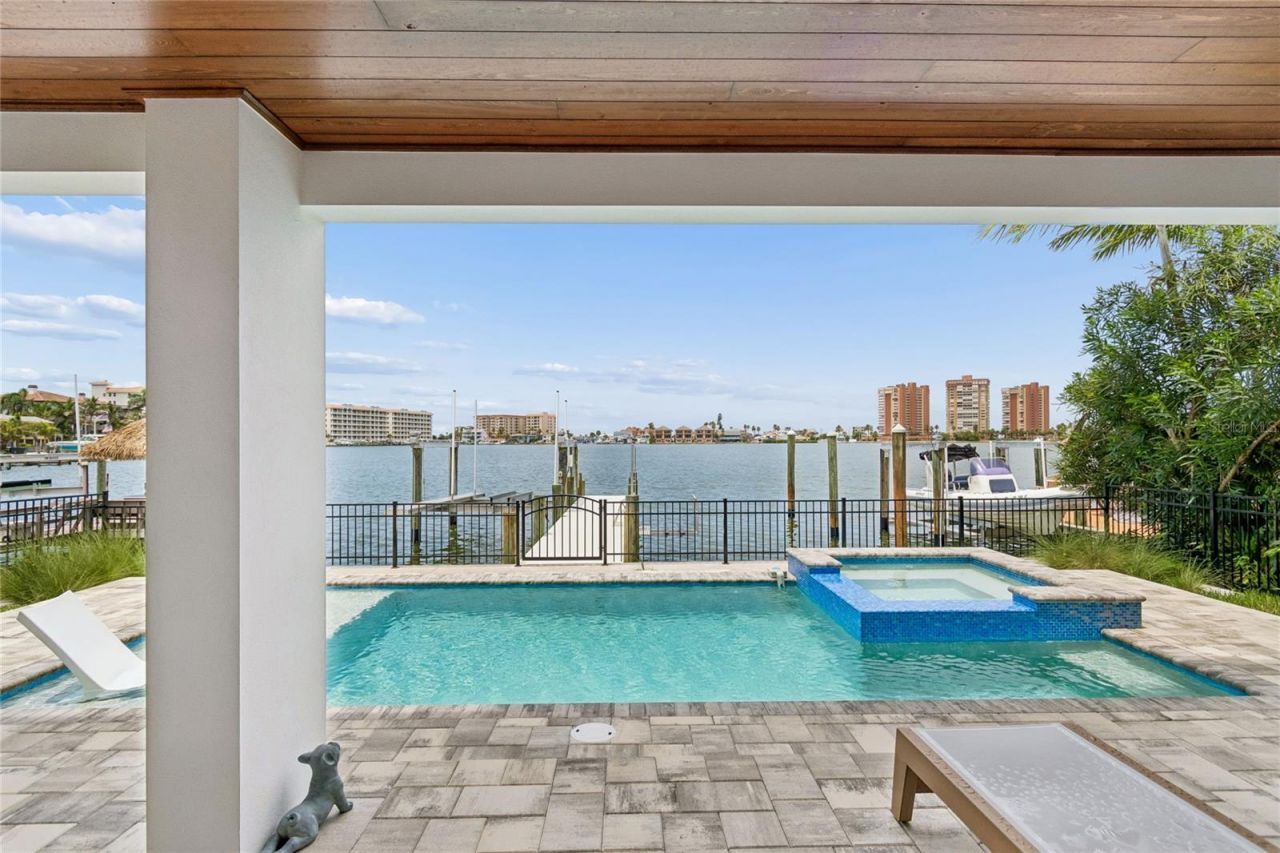 17715 Wall Circle, Redington Shores, FL 33708 Photo