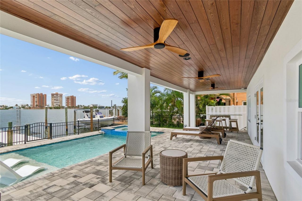 17715 Wall Circle, Redington Shores, FL 33708 Photo