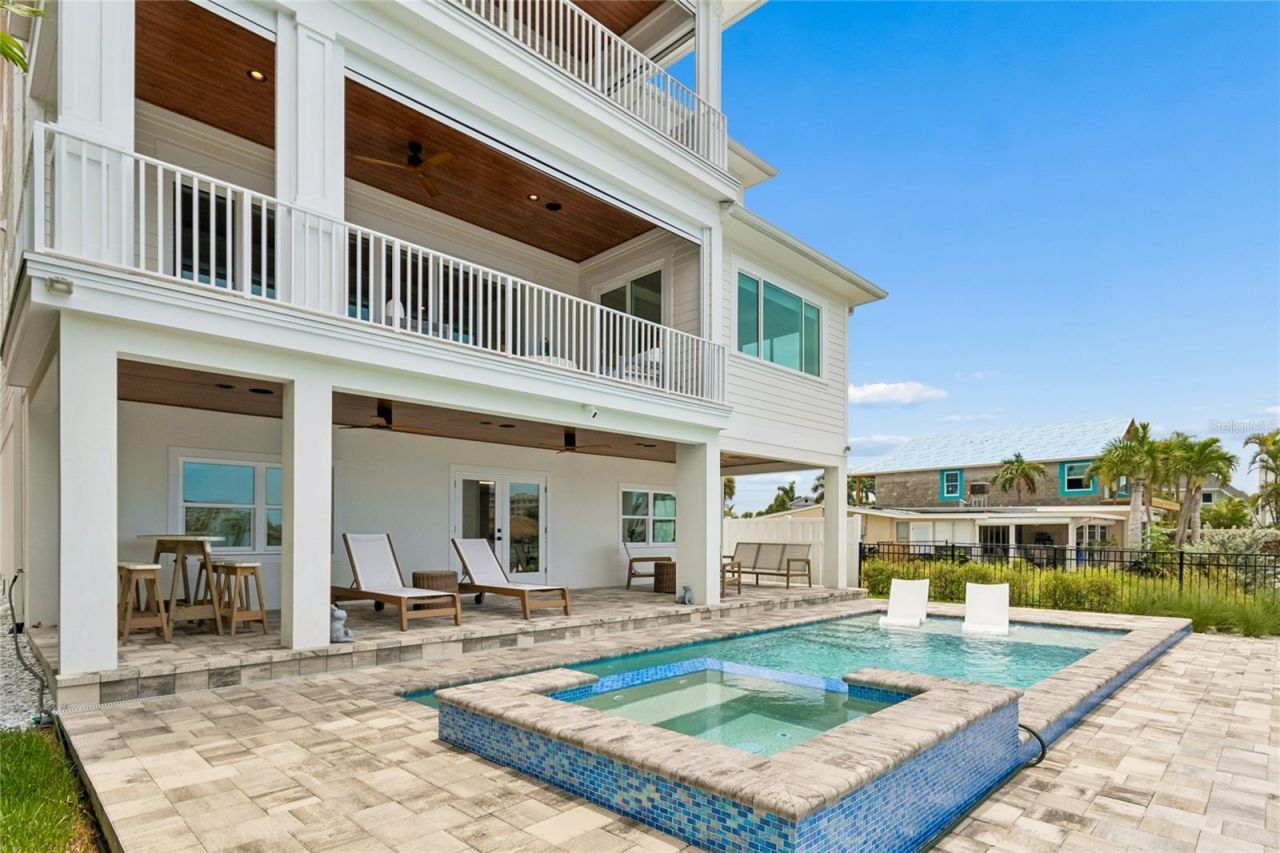 17715 Wall Circle, Redington Shores, FL 33708 Photo