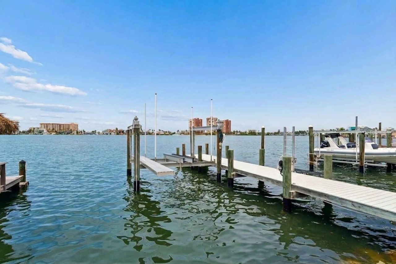 17715 Wall Circle, Redington Shores, FL 33708 Photo