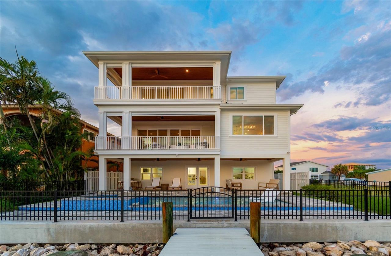 17715 Wall Circle, Redington Shores, FL 33708 Photo