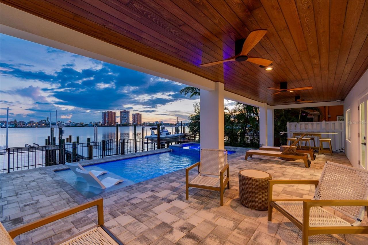 17715 Wall Circle, Redington Shores, FL 33708 Photo