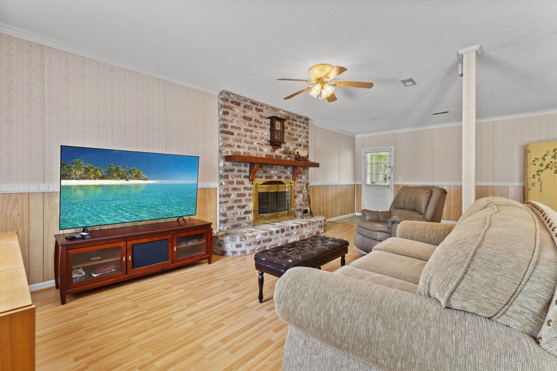 105 Pierre Court Photo 6