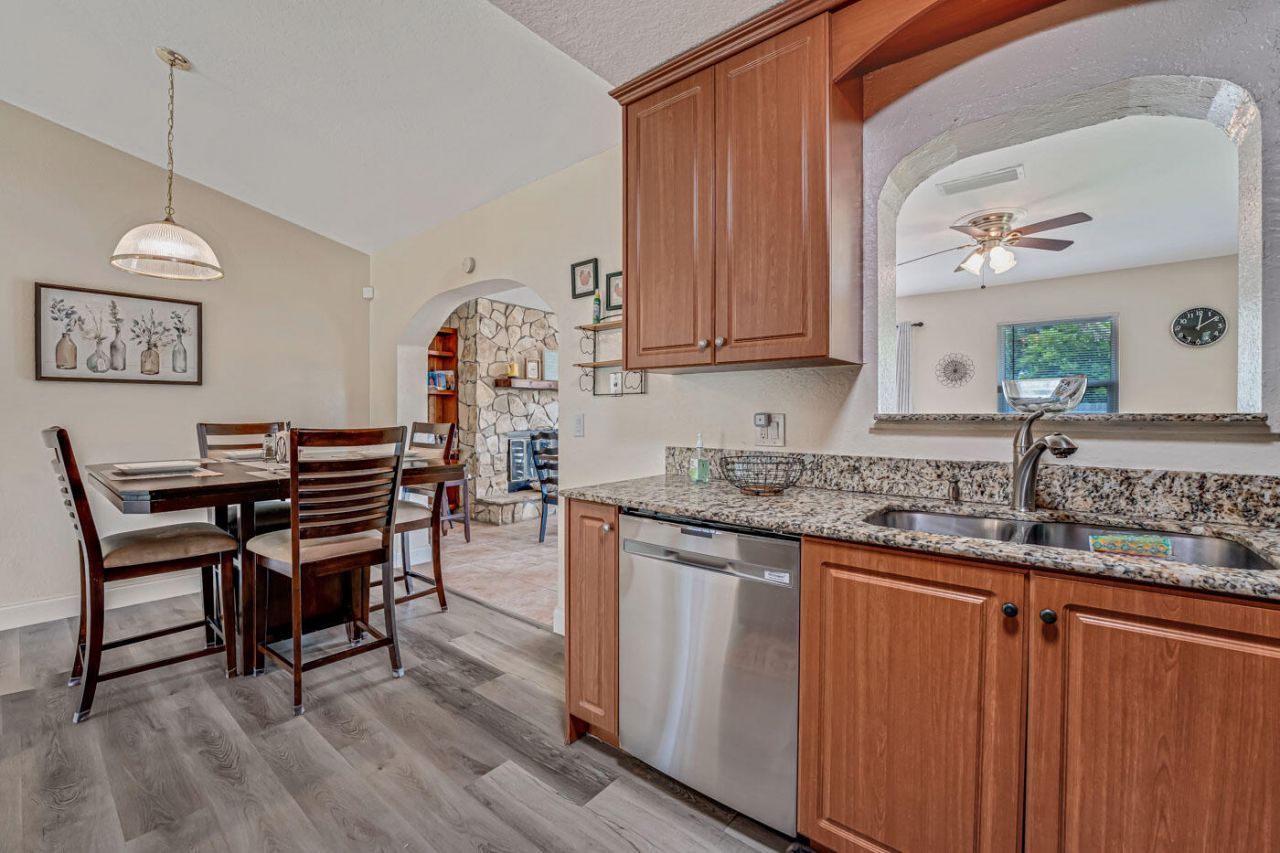 427 Las Palmas Street, Royal Palm Beach, FL 33411 Photo
