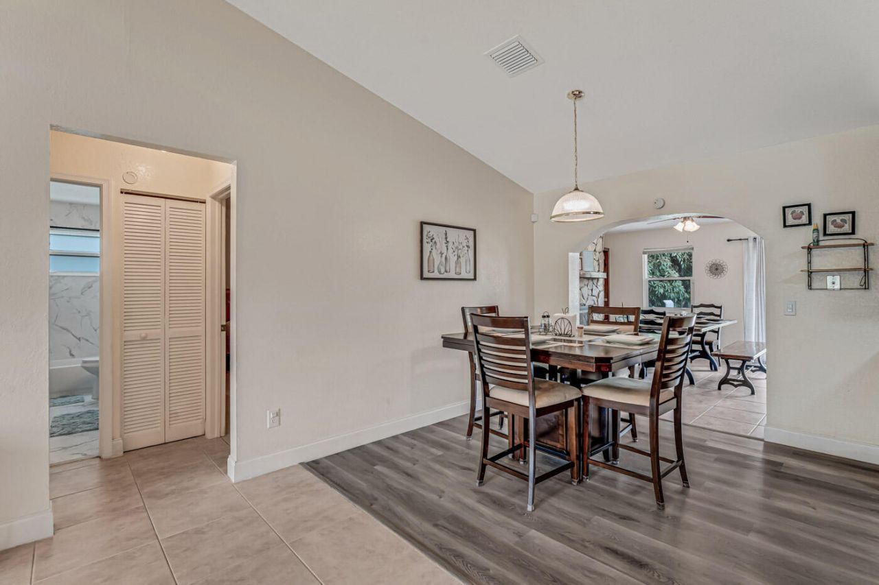 427 Las Palmas Street, Royal Palm Beach, FL 33411 Photo