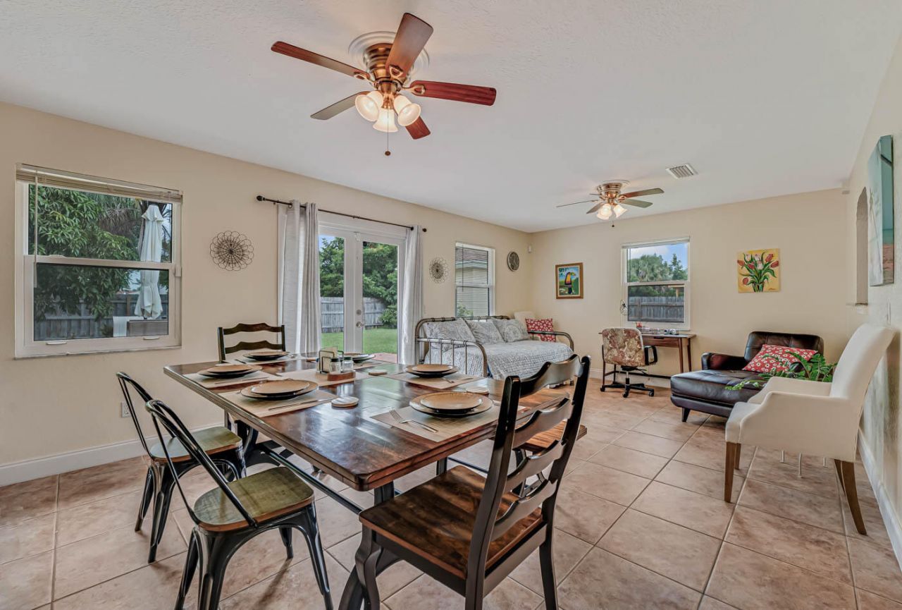 427 Las Palmas Street, Royal Palm Beach, FL 33411 Photo