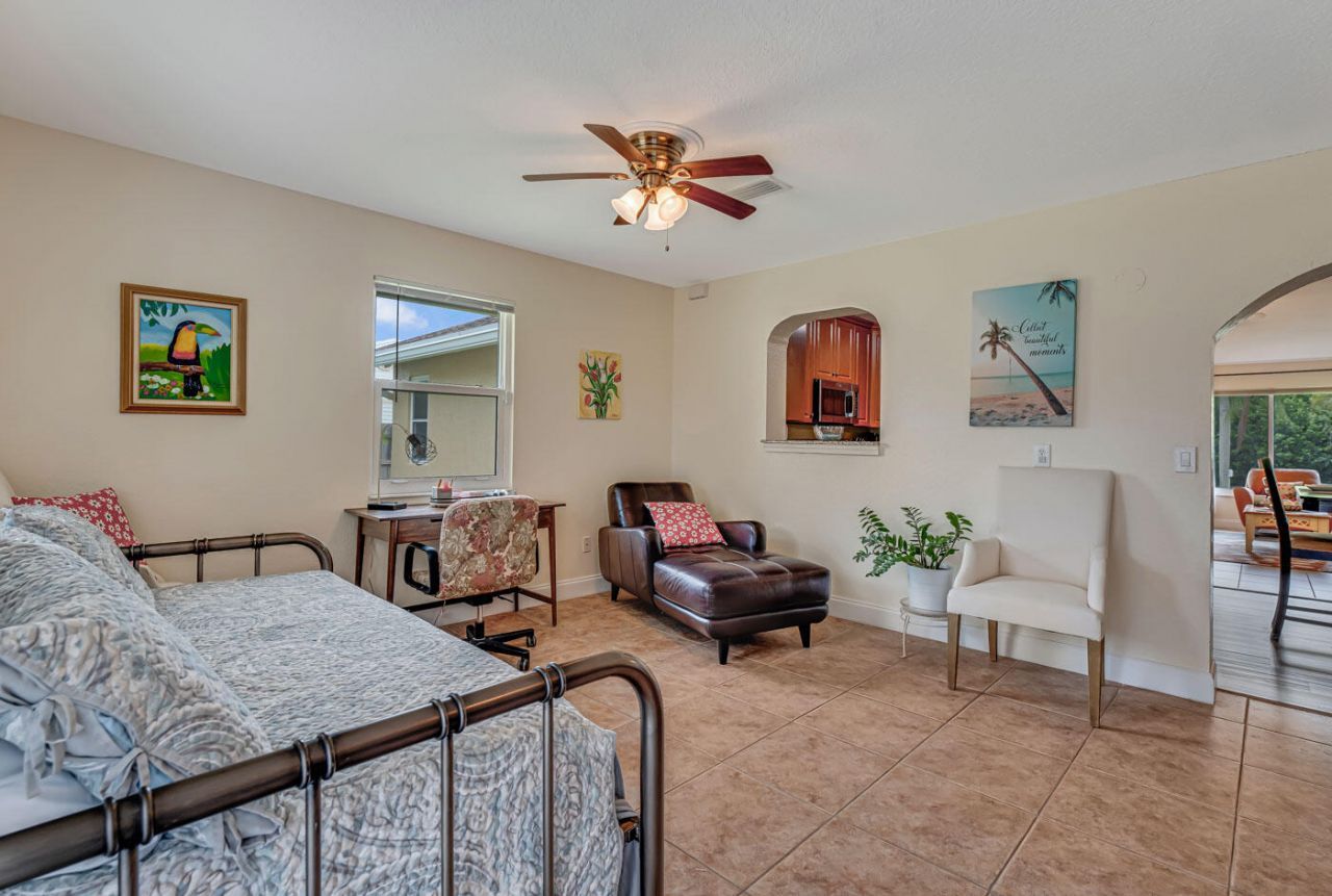 427 Las Palmas Street, Royal Palm Beach, FL 33411 Photo