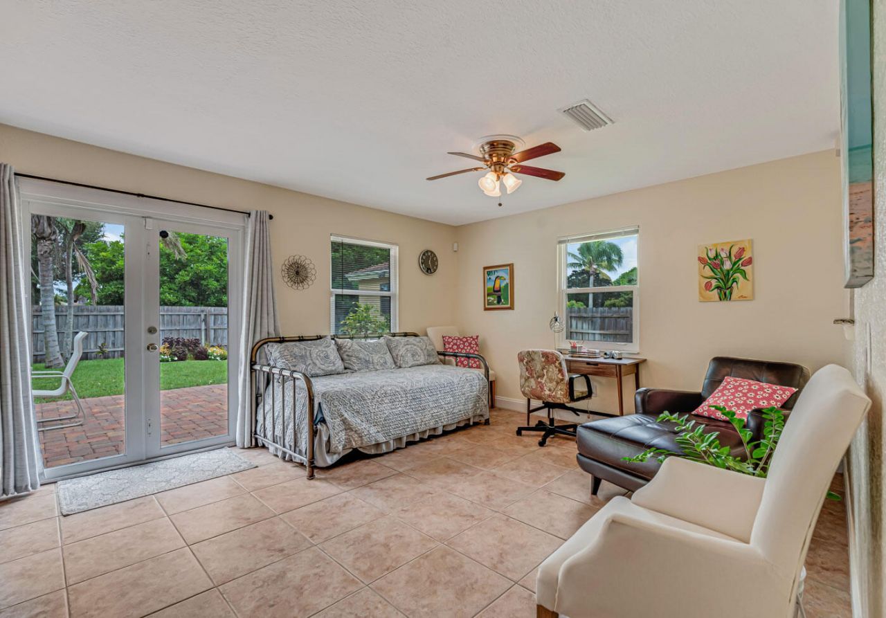 427 Las Palmas Street, Royal Palm Beach, FL 33411 Photo