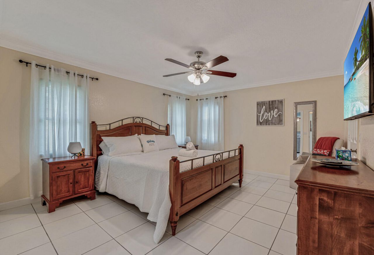 427 Las Palmas Street, Royal Palm Beach, FL 33411 Photo