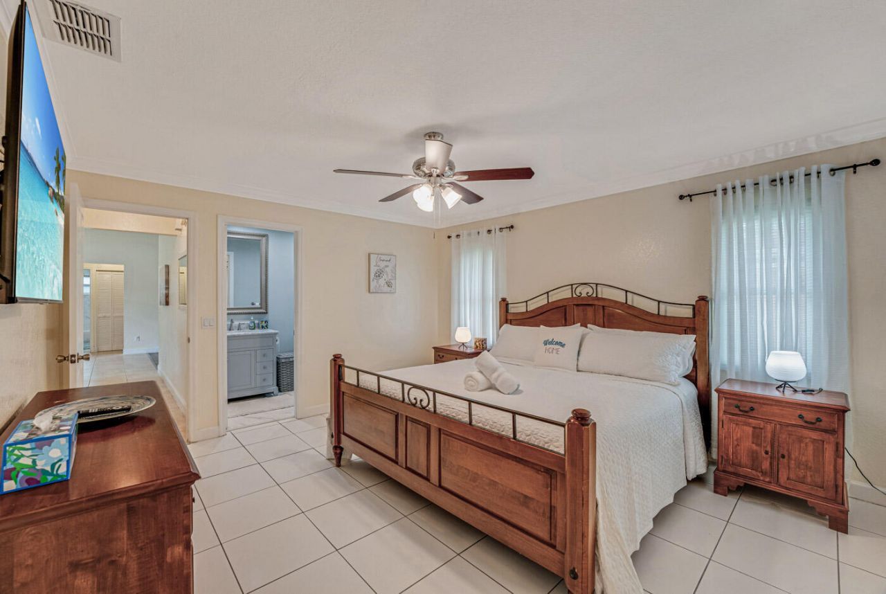 427 Las Palmas Street, Royal Palm Beach, FL 33411 Photo