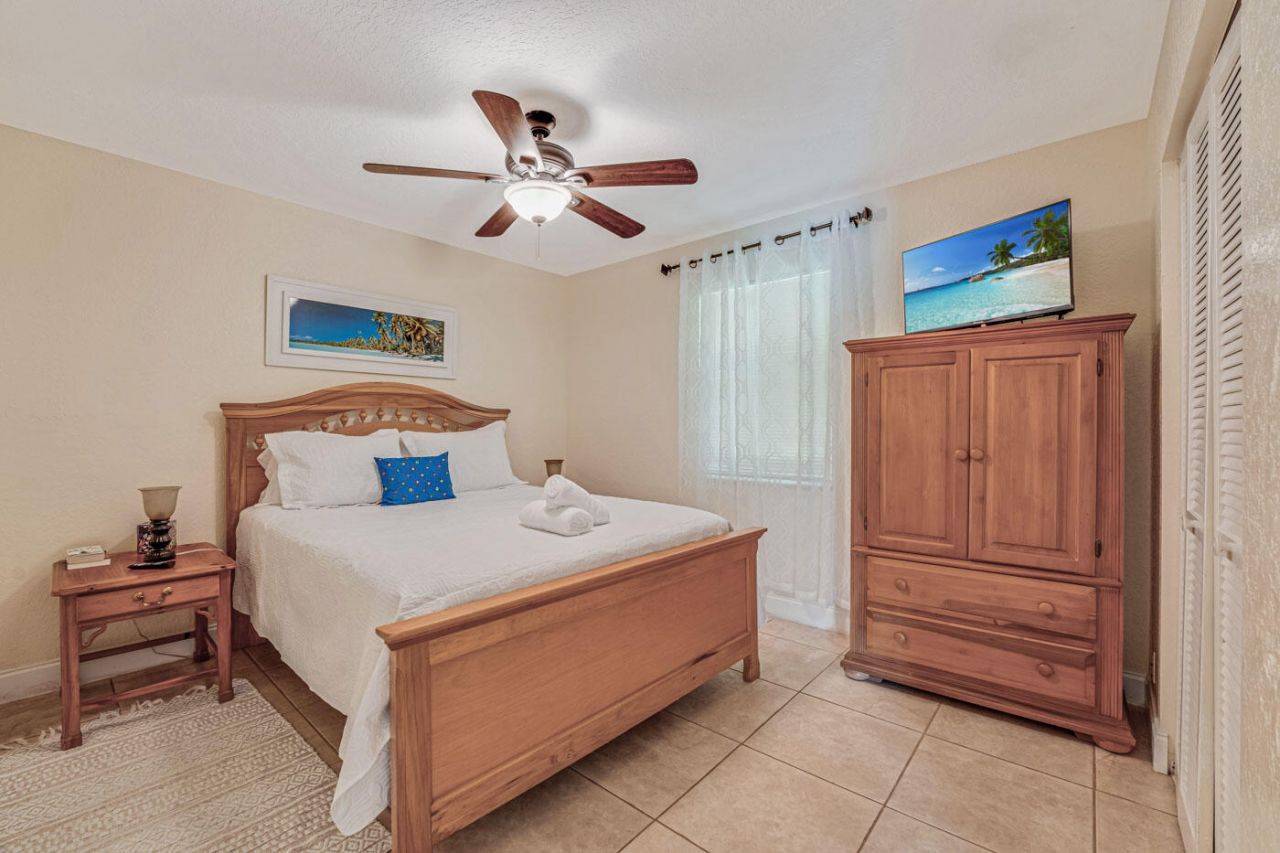 427 Las Palmas Street, Royal Palm Beach, FL 33411 Photo