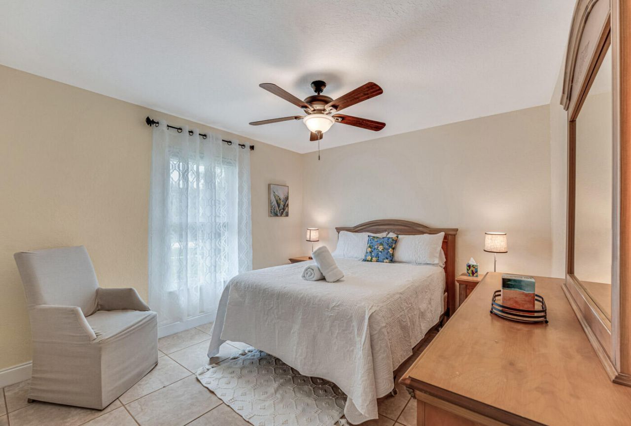 427 Las Palmas Street, Royal Palm Beach, FL 33411 Photo
