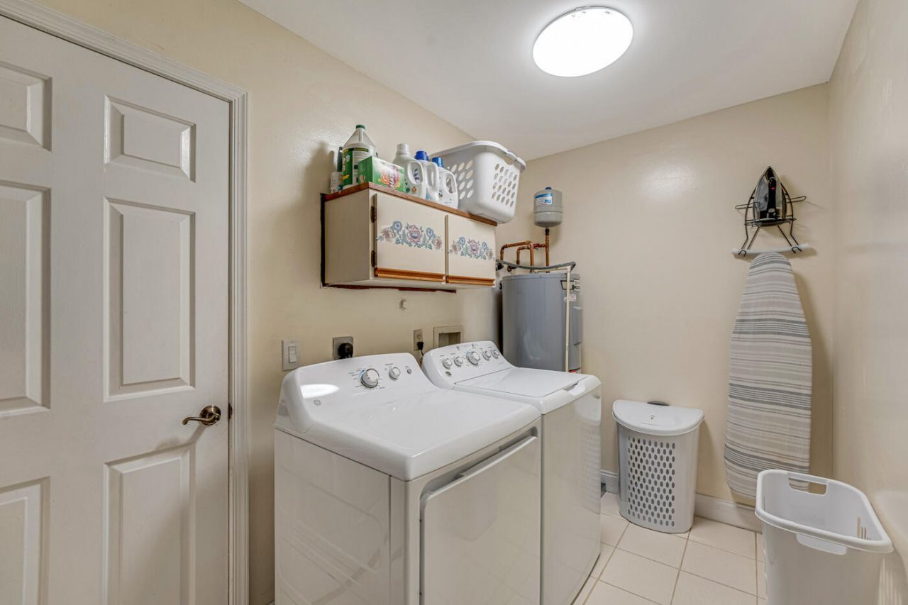 427 Las Palmas Street, Royal Palm Beach, FL 33411 Photo