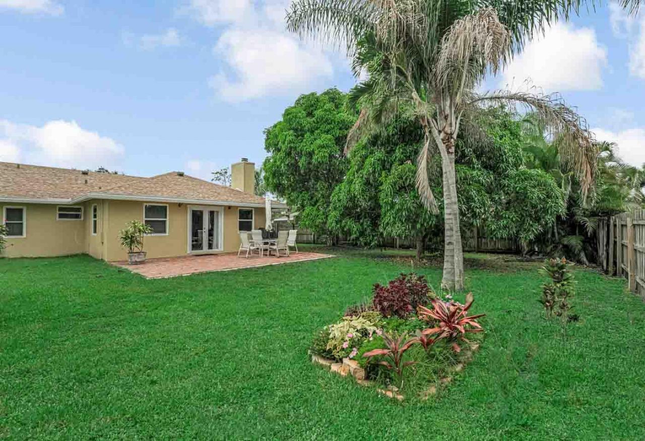 427 Las Palmas Street, Royal Palm Beach, FL 33411 Photo
