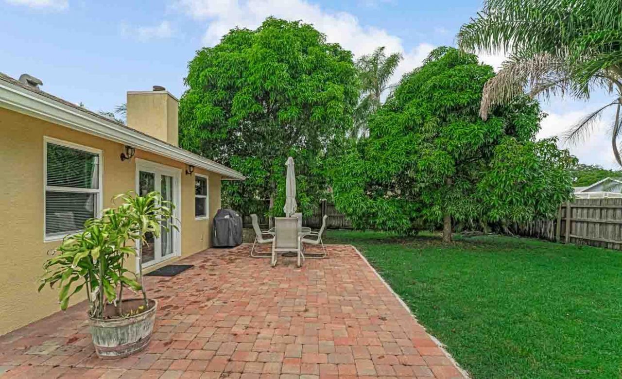 427 Las Palmas Street, Royal Palm Beach, FL 33411 Photo