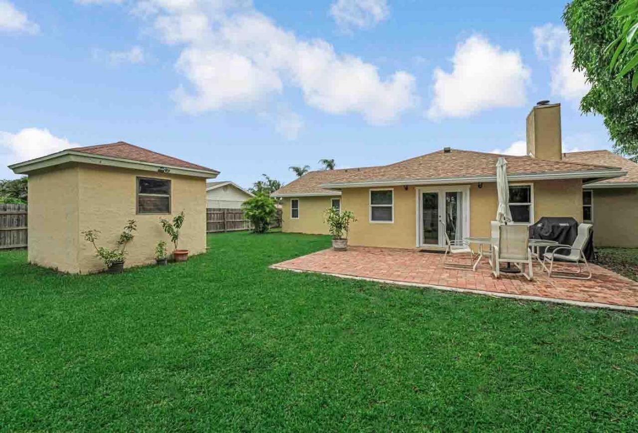427 Las Palmas Street, Royal Palm Beach, FL 33411 Photo