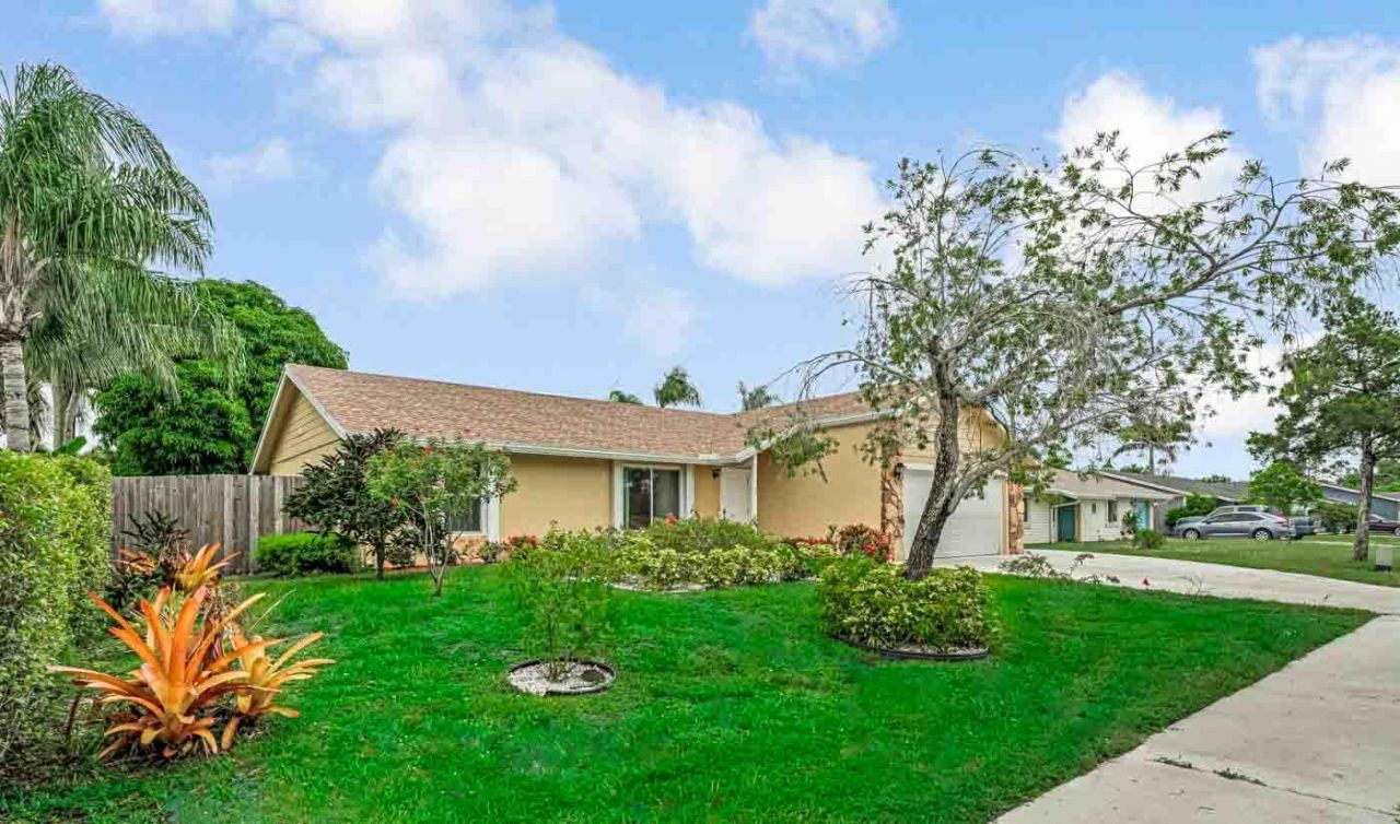 427 Las Palmas Street, Royal Palm Beach, FL 33411 Photo
