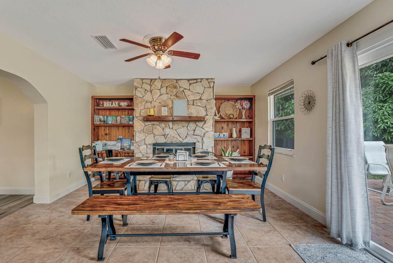 427 Las Palmas Street, Royal Palm Beach, FL 33411 Photo