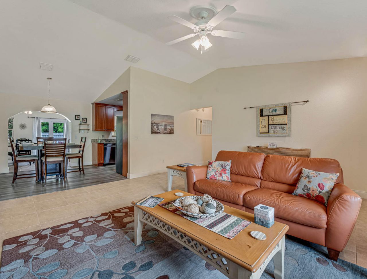 427 Las Palmas Street, Royal Palm Beach, FL 33411 Photo