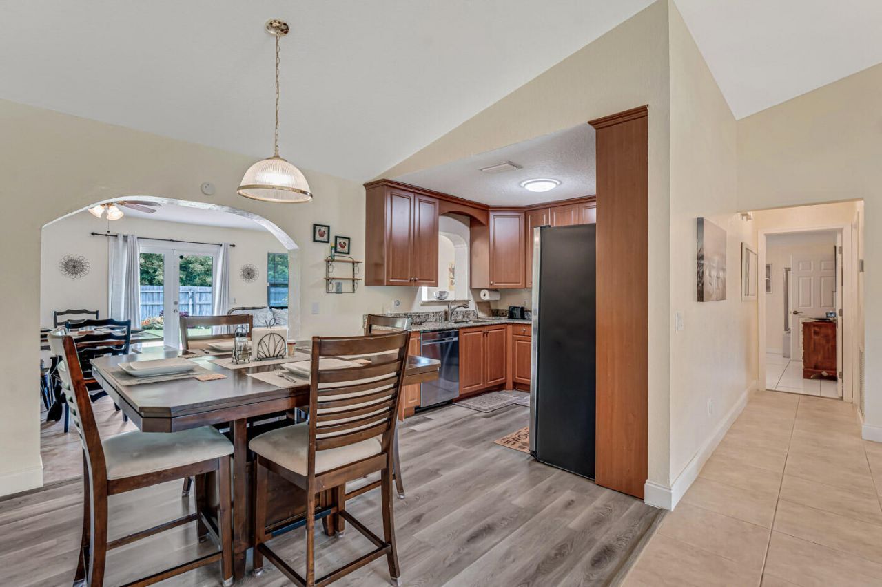427 Las Palmas Street, Royal Palm Beach, FL 33411 Photo