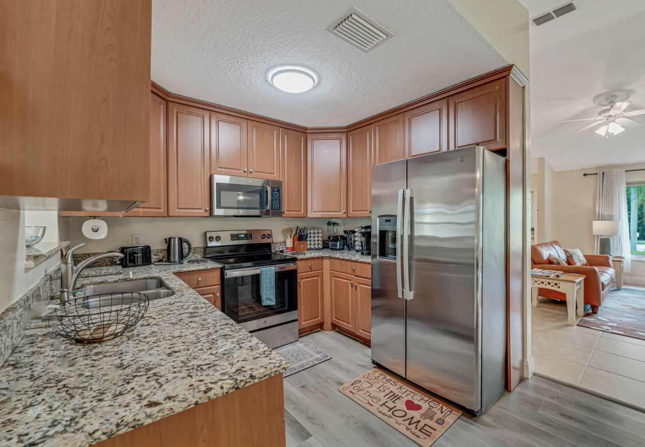 427 Las Palmas Street, Royal Palm Beach, FL 33411 Photo