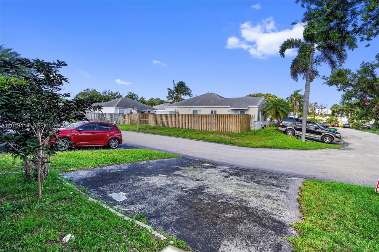20841 SW 103rd Ct , Cutler Bay, FL 33189 Photo